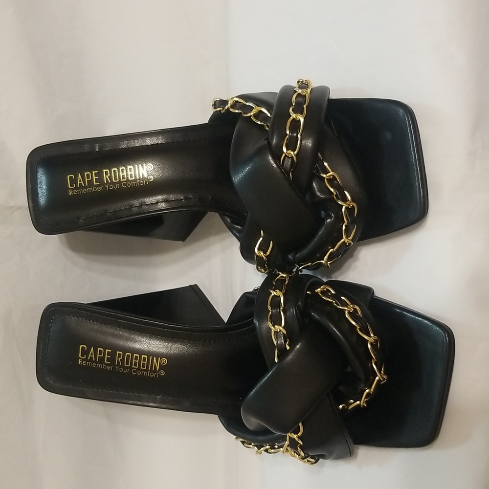 Cape Robbin black faux leather open toe triangle heeled sandals  size 7